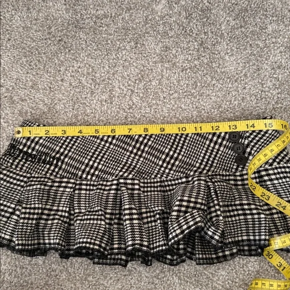Hustler Hollywood schoolgirl black and white Plaid Skirt - Picture 7 of 7